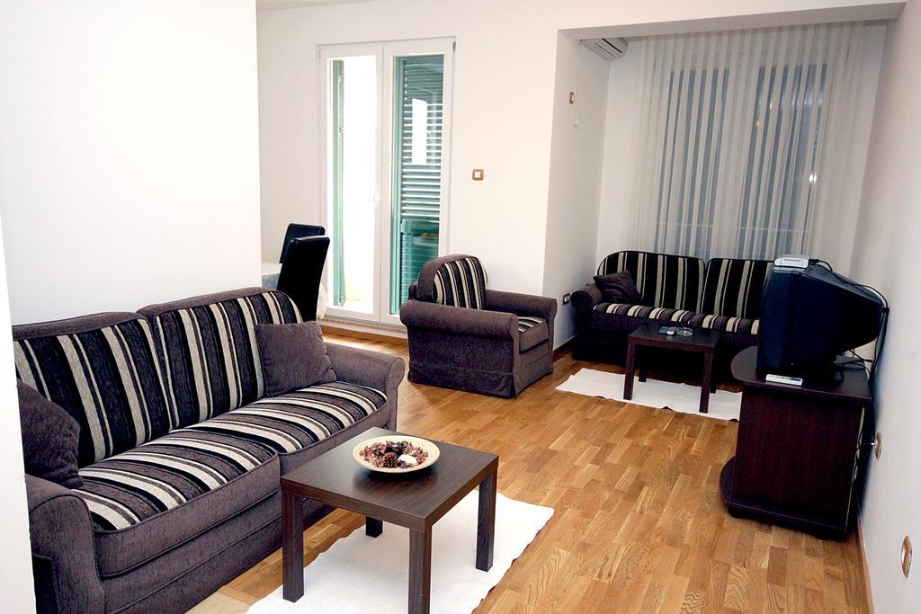 Apartments Draskovic Mirista Petrovazzo Esterno foto