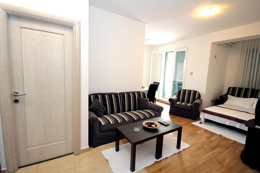 Apartments Draskovic Mirista Petrovazzo Esterno foto